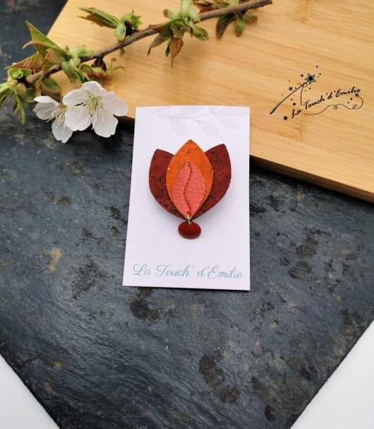 Broche Lotus Rouge brillant