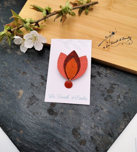 Broche Lotus Rouge orangé